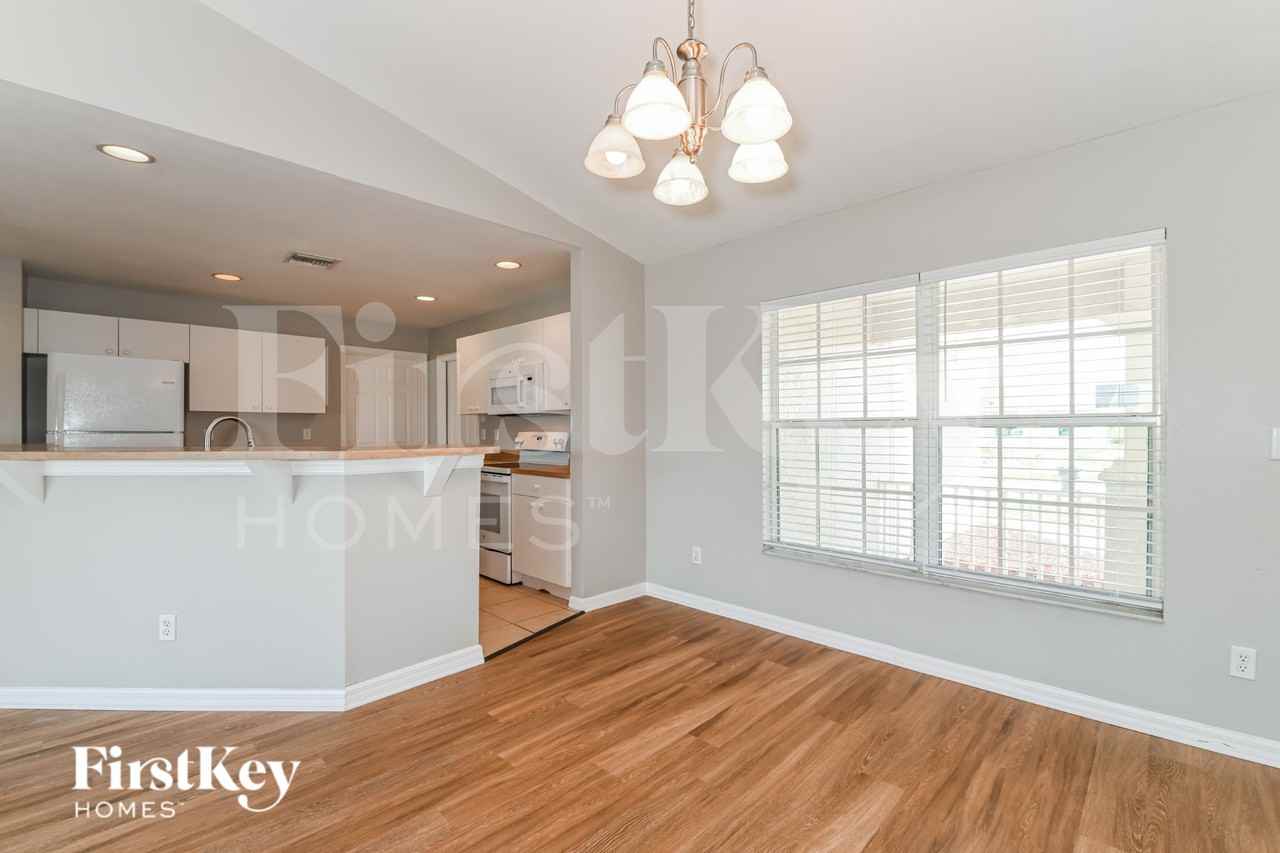 2232 Nw 9th Ter - Photo 5 of 16