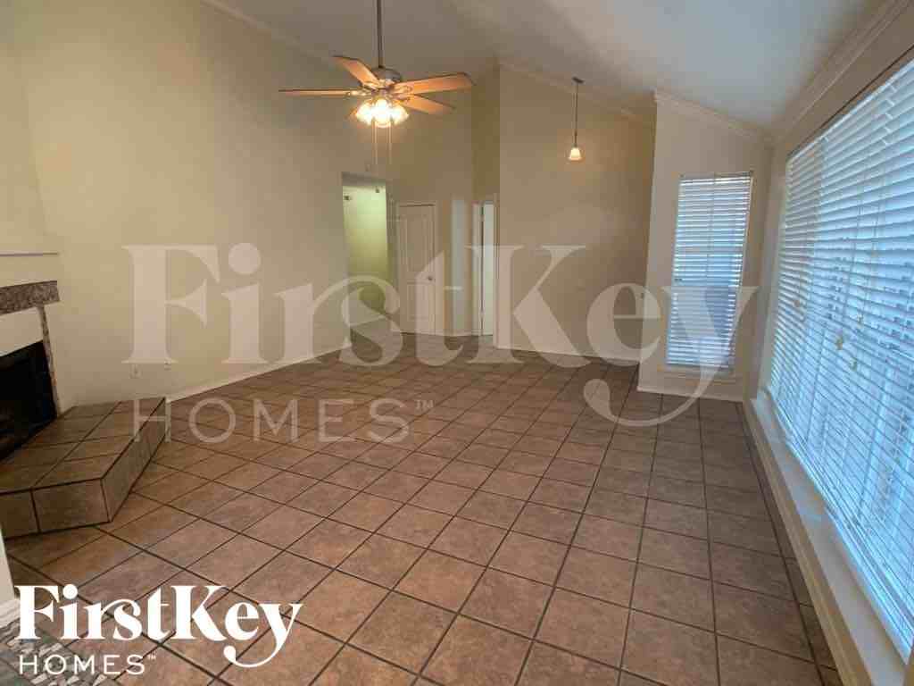 18614 Seaton Dr - Photo 6 of 23