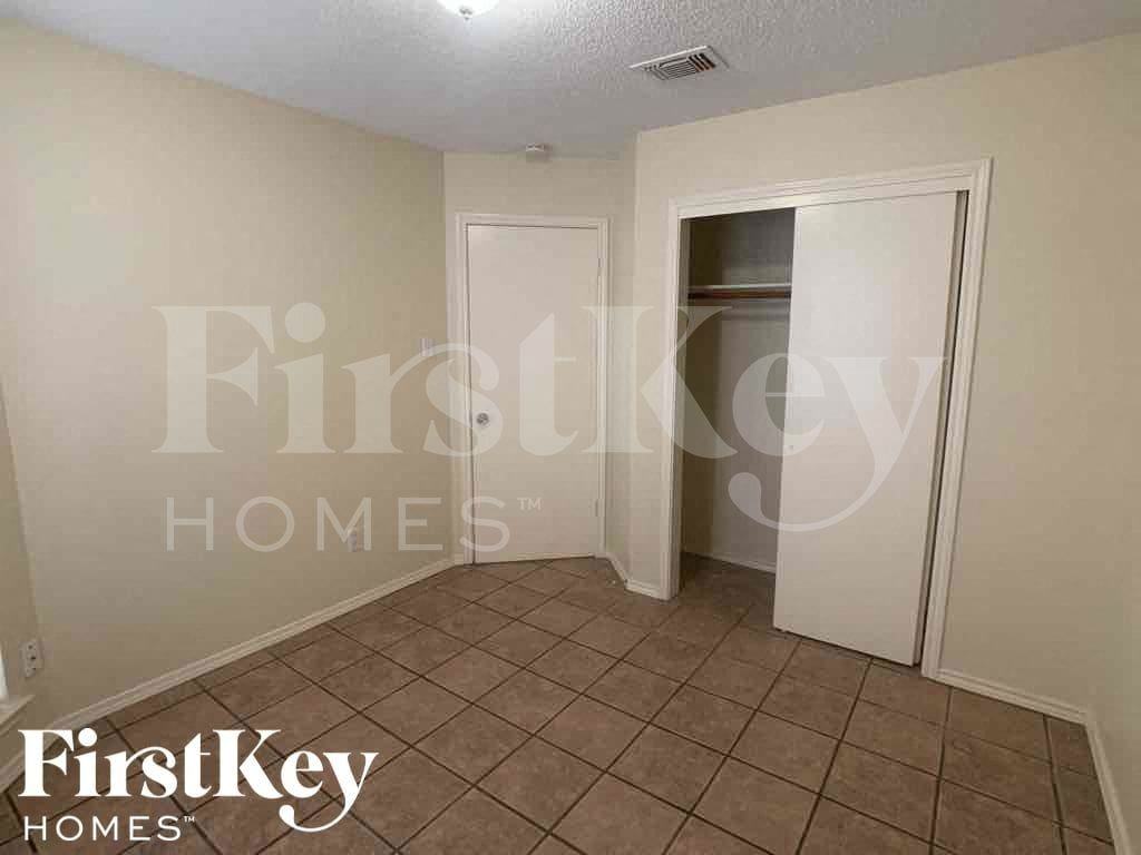 18614 Seaton Dr - Photo 7 of 23