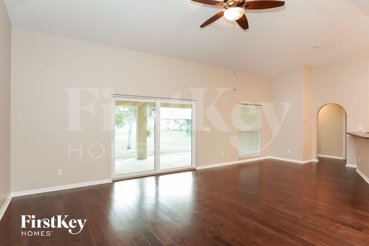 18521 Olive Rd - Photo 3 of 16