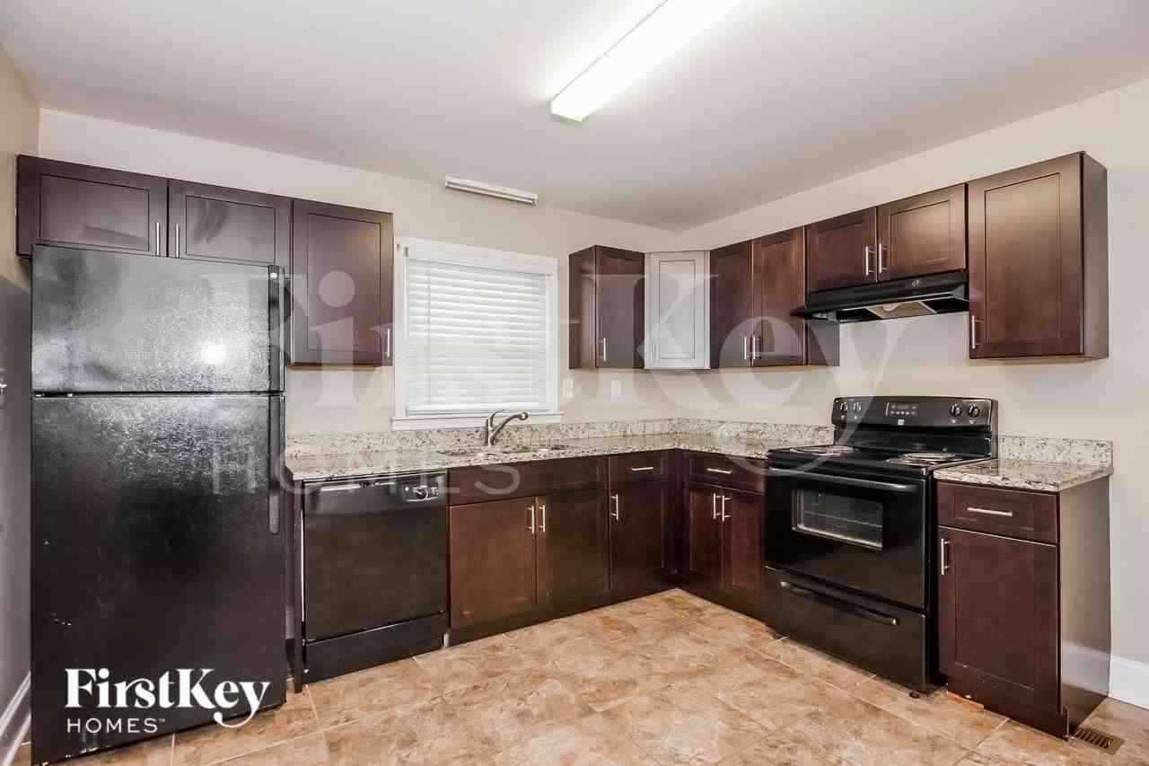 1421 Waddell St - Photo 6 of 15