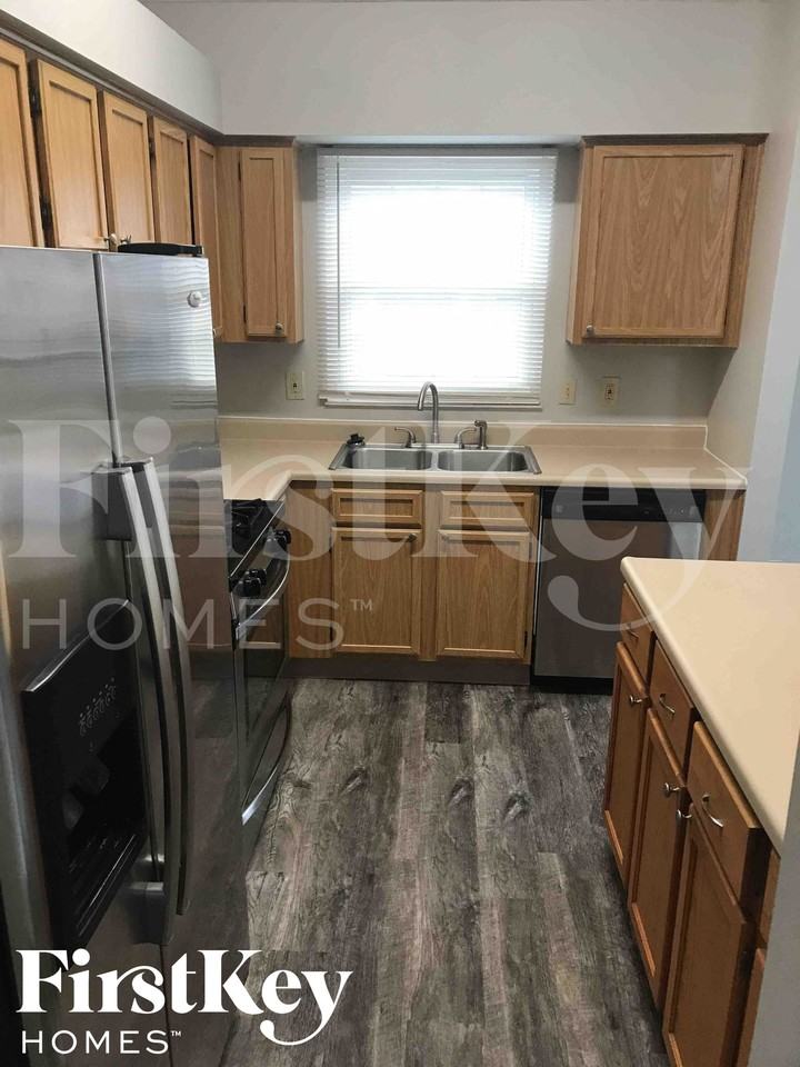 1408 Ginseng Dr - Photo 6 of 19