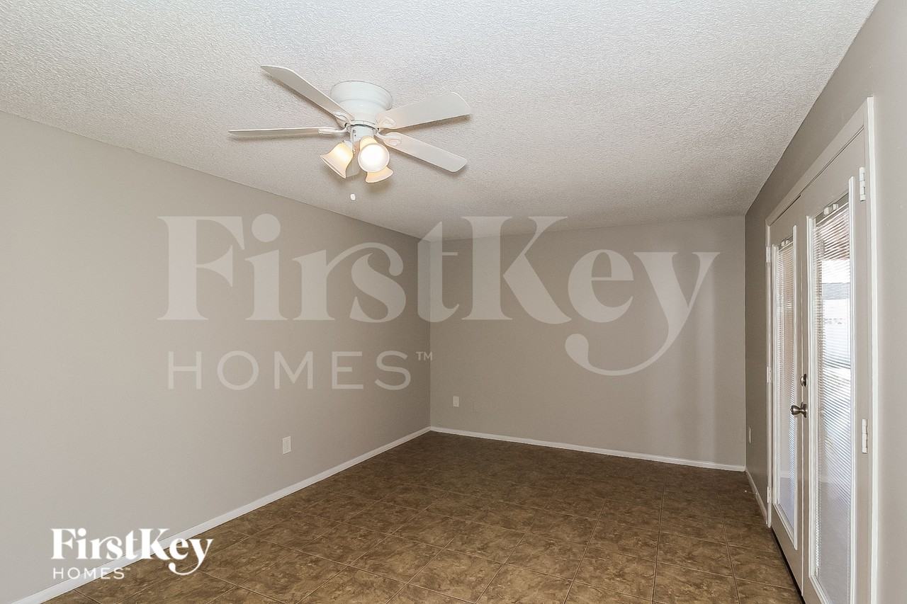 13633 N 20th Ln - Photo 2 of 15