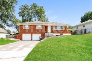 11404 E 62nd Ter - Photo 1 of 1