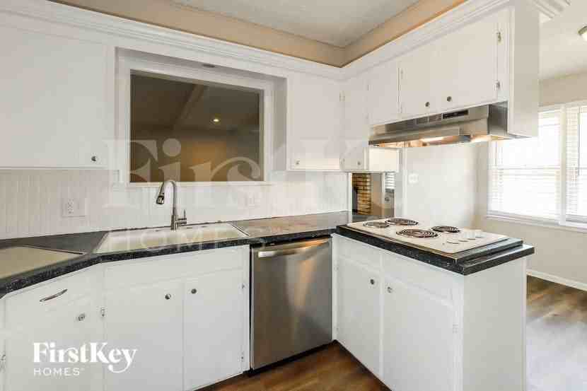 11404 E 62nd Ter - Photo 6 of 16