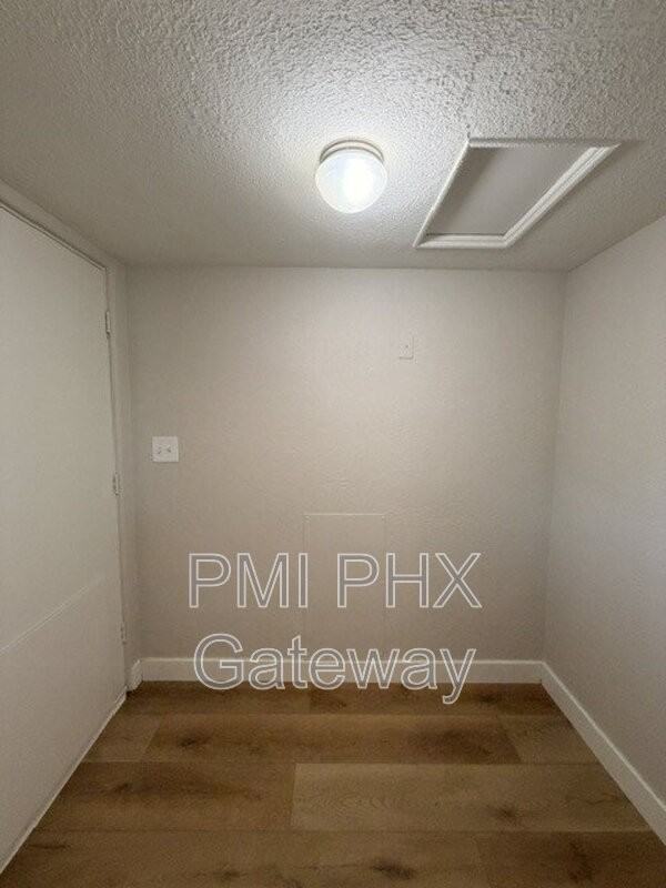 145 E Stewart St - Photo 5 of 10