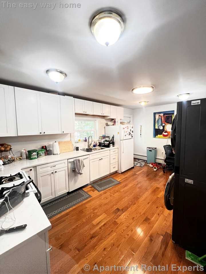 37 Charnwood Rd #1