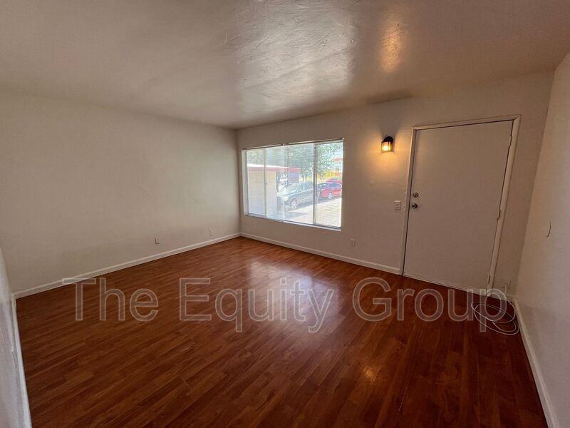 407 W Westfield Ave - Photo 2 of 6