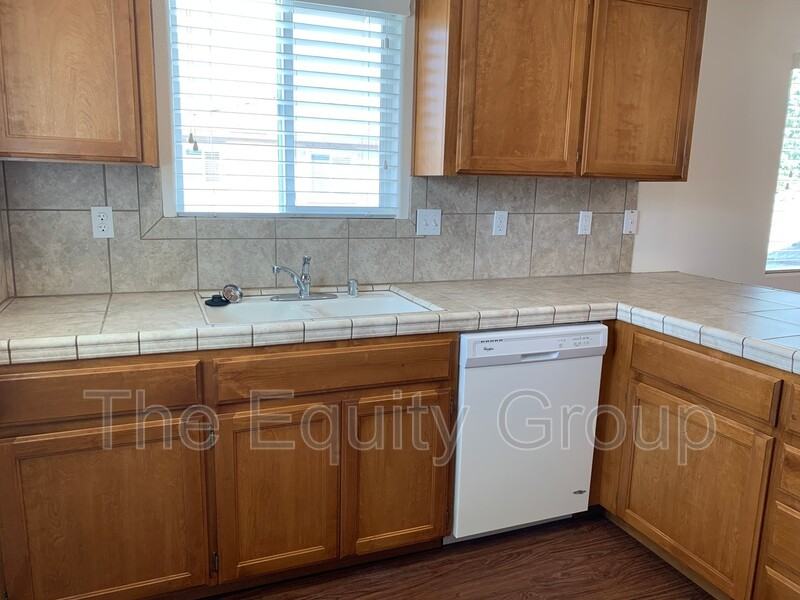 2218 W Lark Ave - Photo 3 of 27
