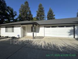 featured image of 1827 E Cambridge Ct