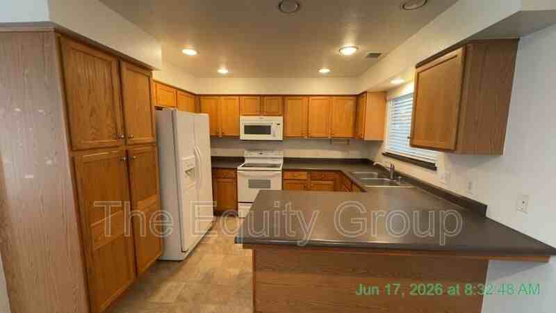 1827 E Cambridge Ct - Photo 4 of 19
