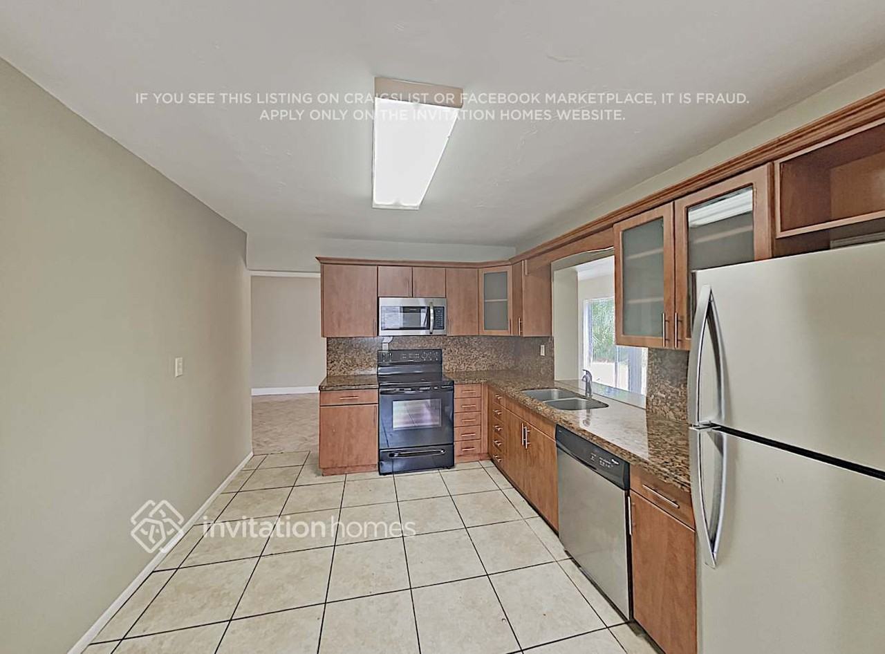 7936 Miramar Pkwy - Photo 6 of 23