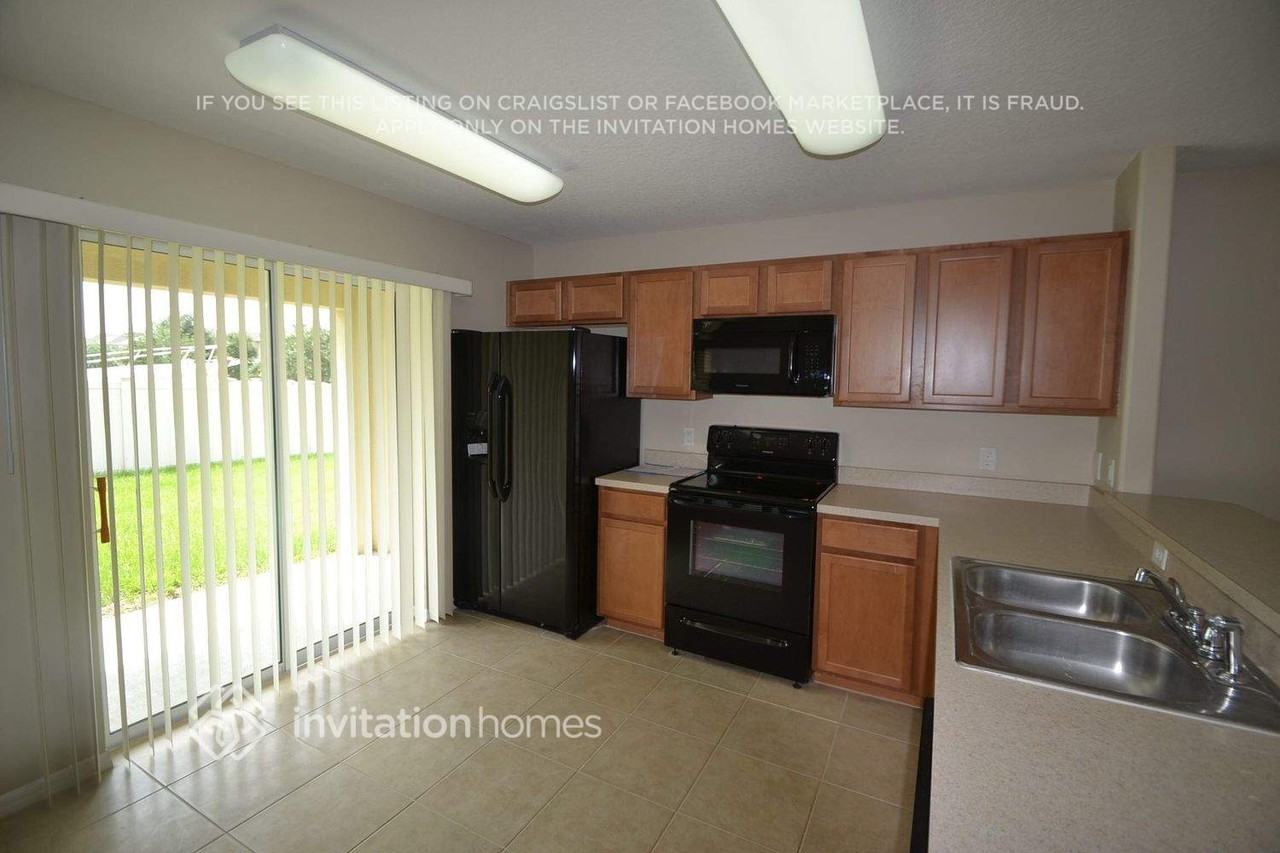 7319 Lumber Port Dr - Photo 3 of 17