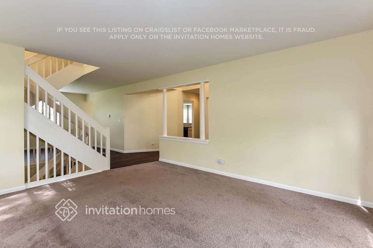 2499 Deerfield Dr - Photo 5 of 17