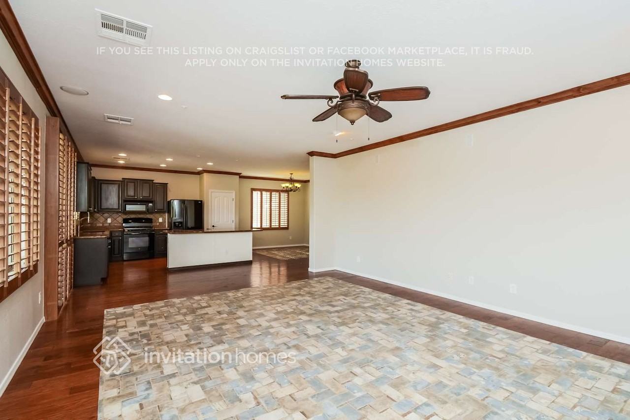 29619 N 126th Ave - Photo 3 of 16