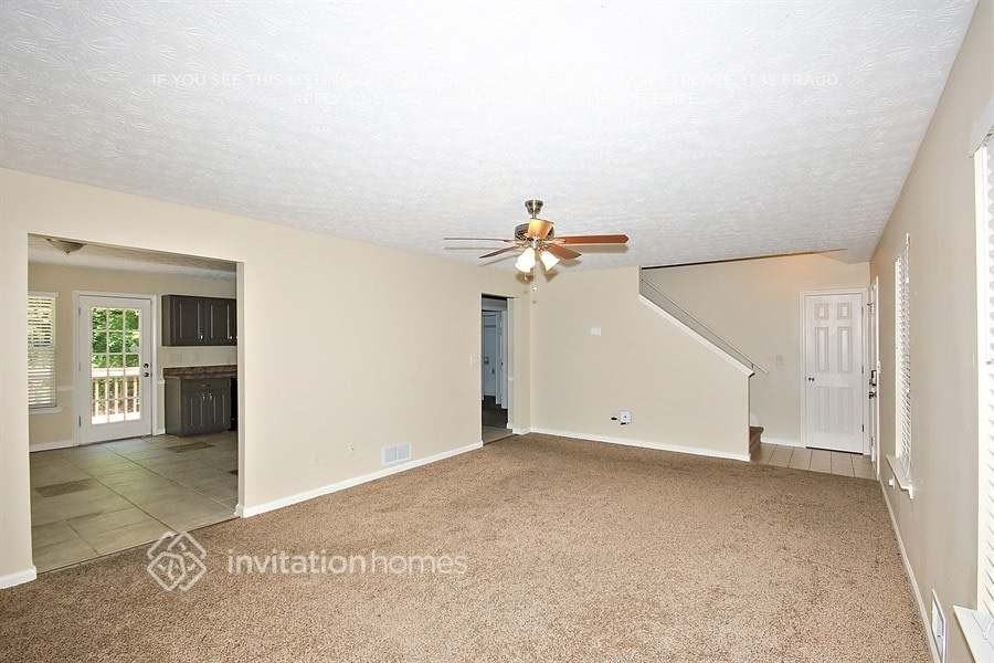 2190 Hampton Trl Se - Photo 3 of 18