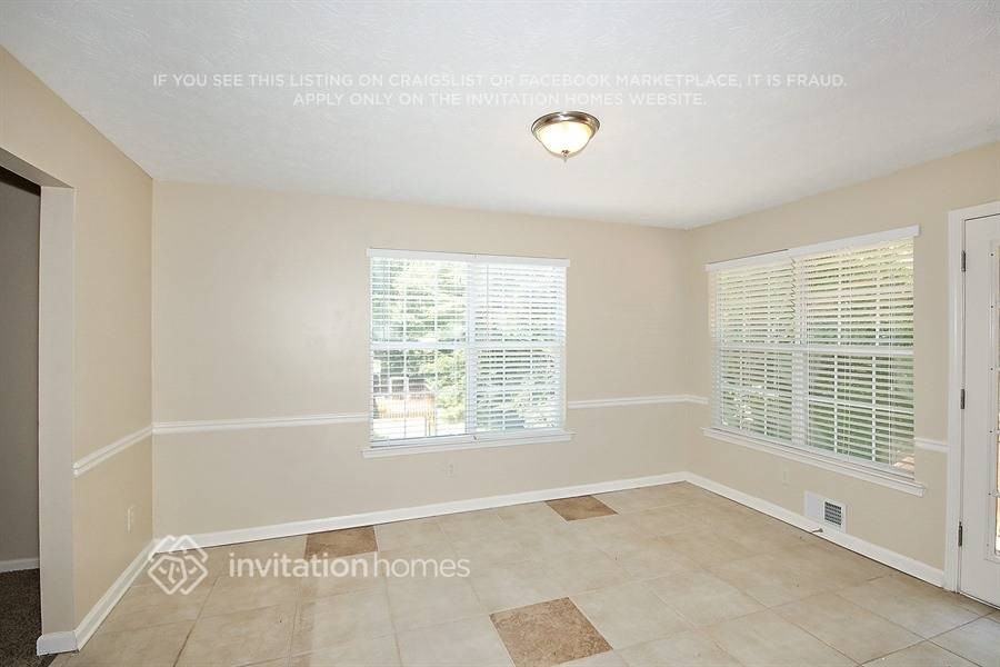 2190 Hampton Trl Se - Photo 5 of 18