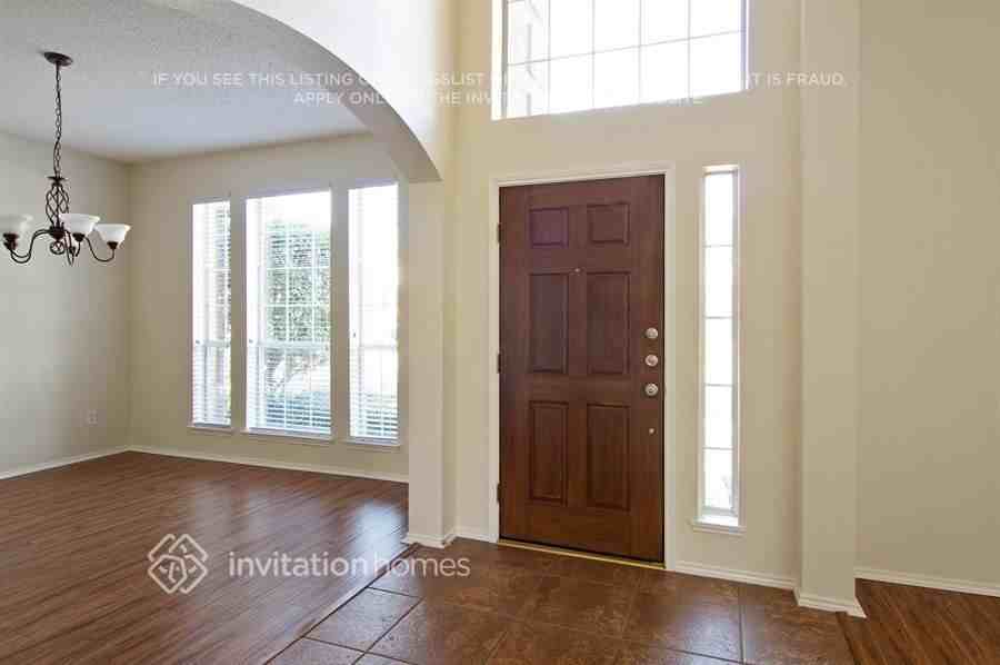 11135 Covey Ln - Photo 2 of 21