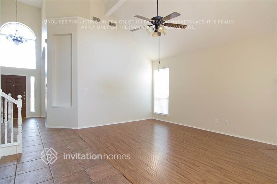 11135 Covey Ln - Photo 4 of 21