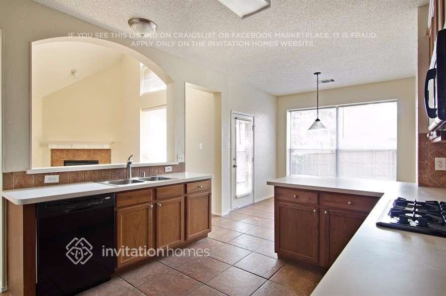 11135 Covey Ln - Photo 7 of 21