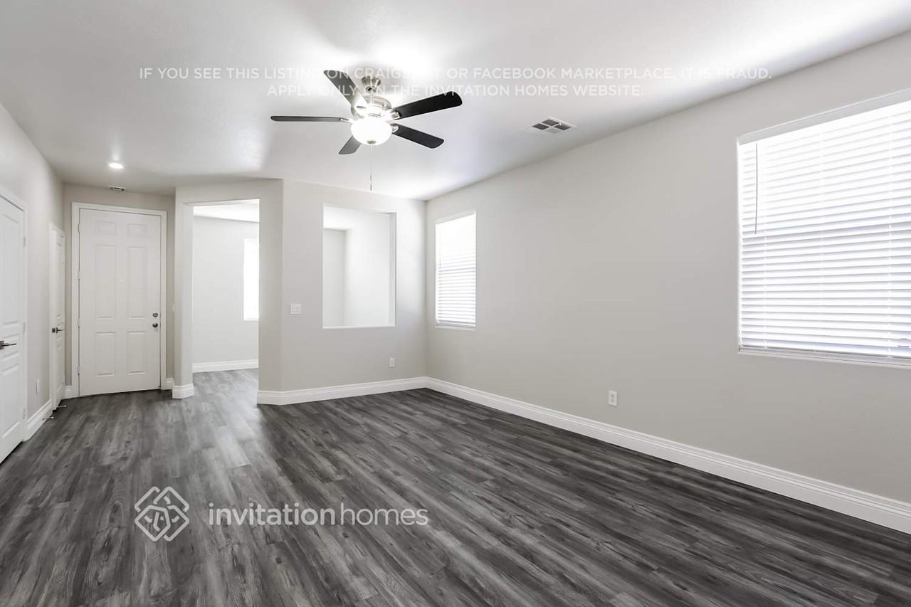 9378 Fort Defiance Ave - Photo 2 of 13