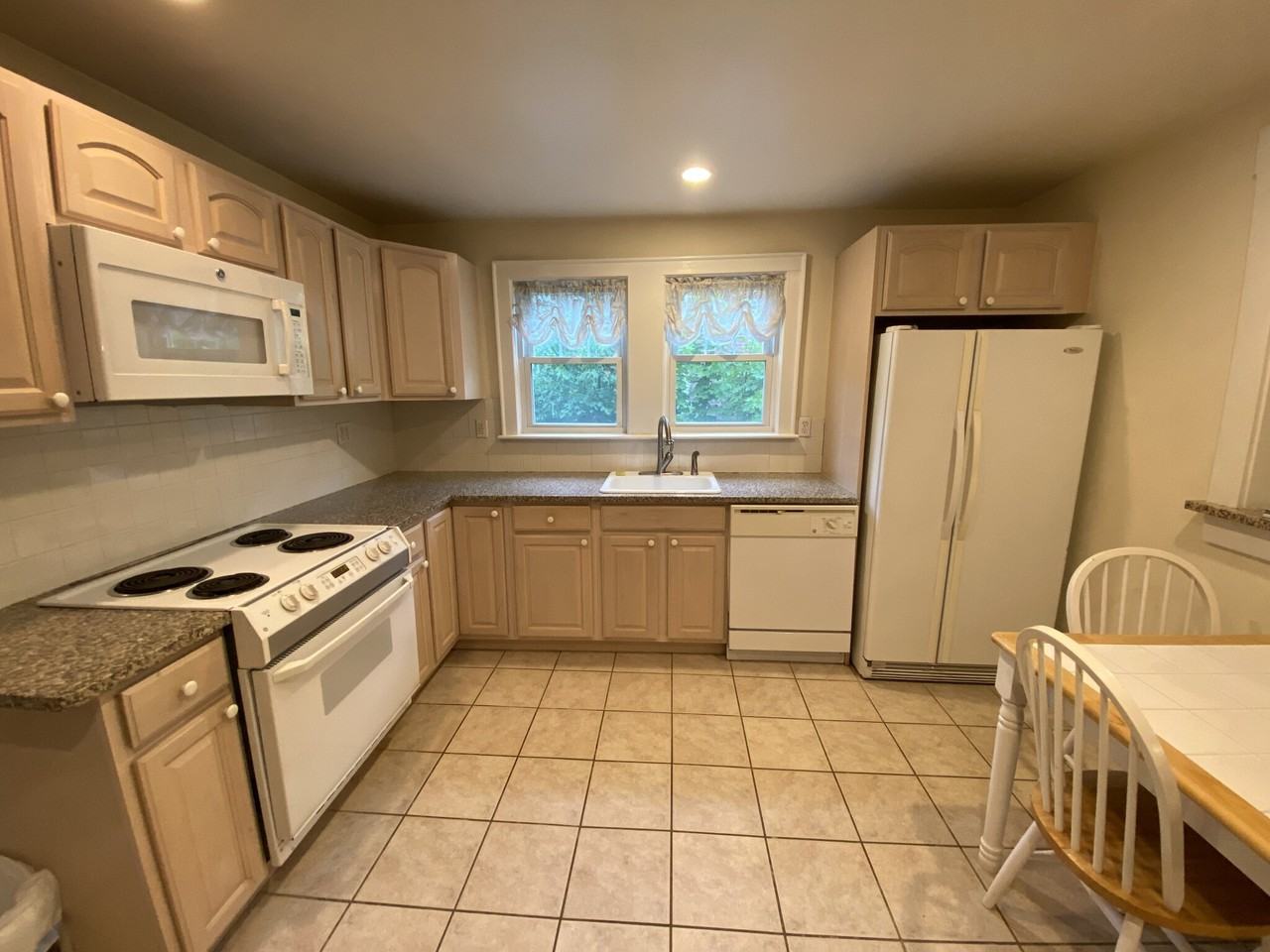 27 Portina Rd - Photo 4 of 17
