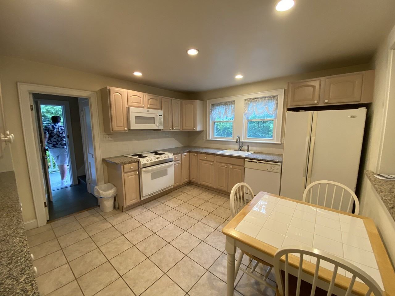 27 Portina Rd - Photo 5 of 17