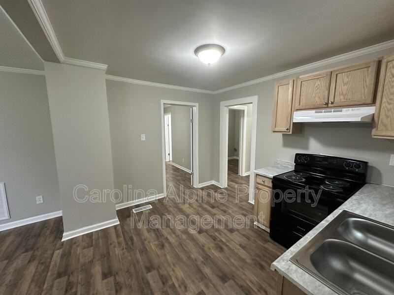 420 Airline Ave - Photo 4 of 21