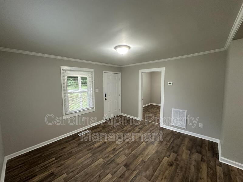 420 Airline Ave - Photo 6 of 21