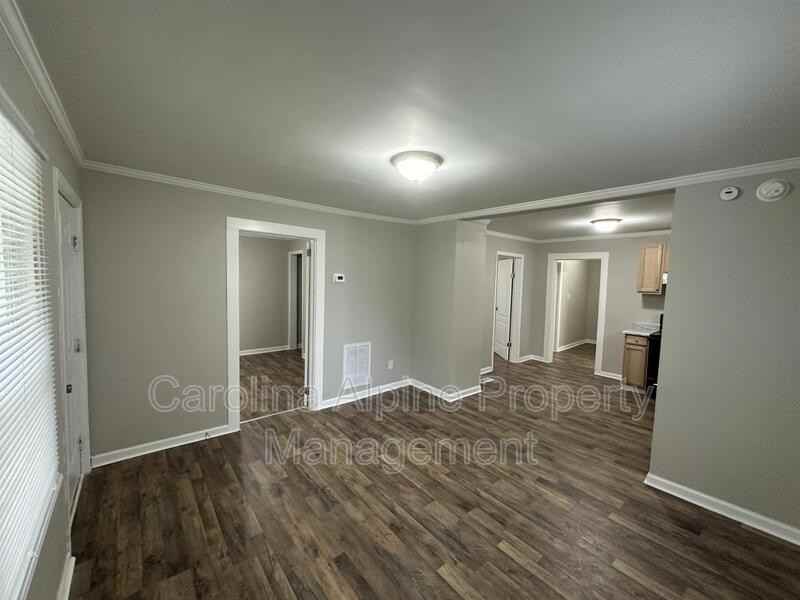 420 Airline Ave - Photo 7 of 21