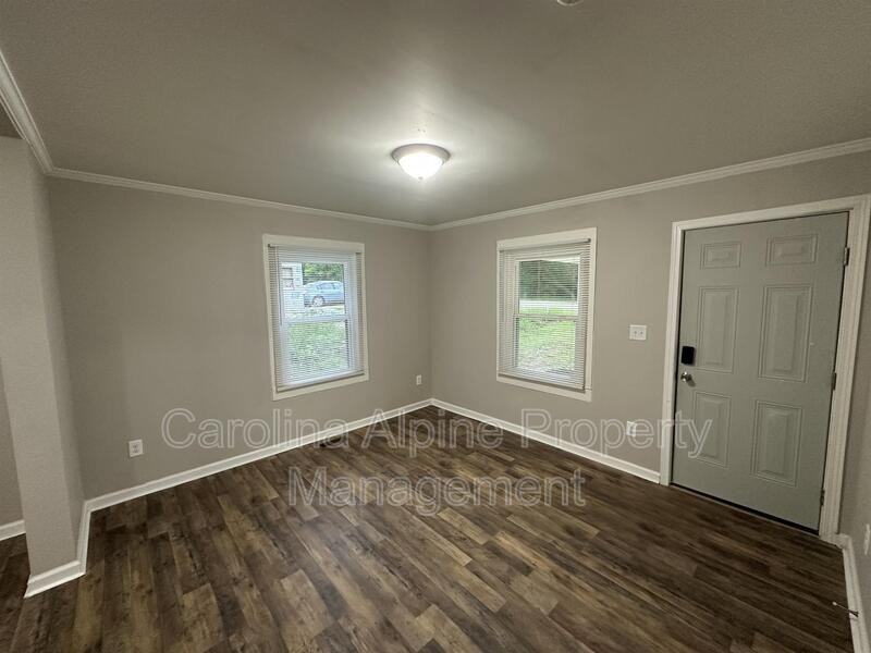 416 Airline Ave - Photo 7 of 18