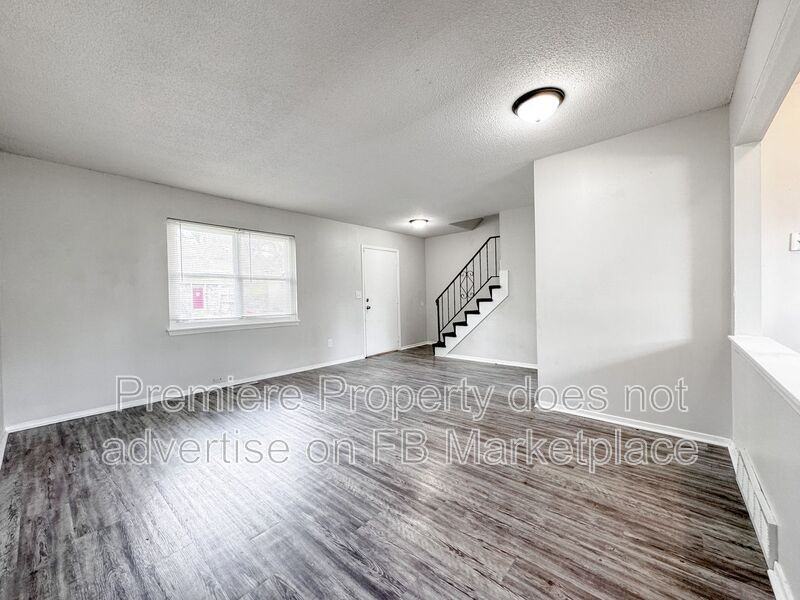 219 N Oak St #A - Photo 2 of 13