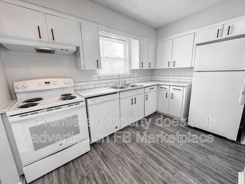 219 N Oak St #A - Photo 4 of 13