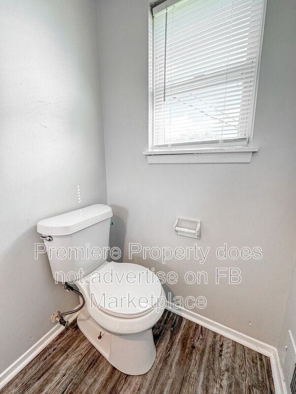 219 N Oak St #A - Photo 7 of 13