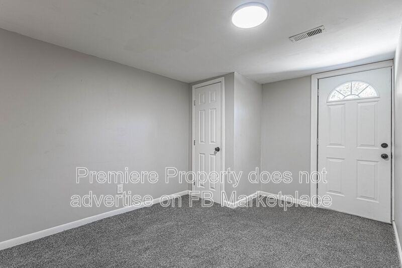 3910 E 123rd Ter #B - Photo 7 of 11