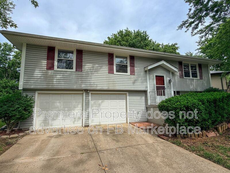 1201 Ne 9th St - Photo 2 of 16