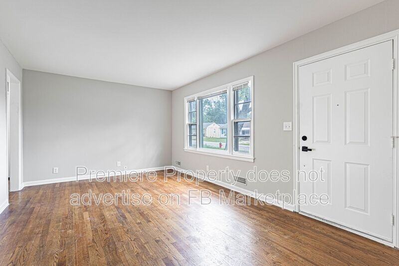 5504 E 101st St - Photo 2 of 12
