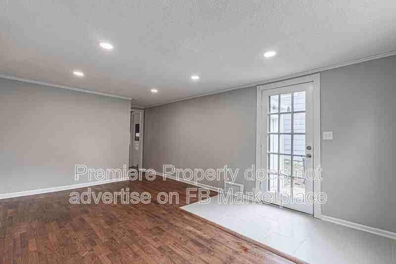 7826 Summit St - Photo 3 of 15