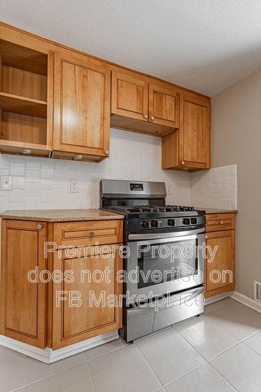 7826 Summit St - Photo 5 of 15