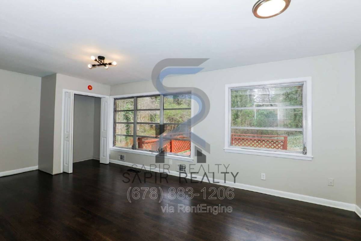 639 Skipper Dr Nw - Photo 3 of 10