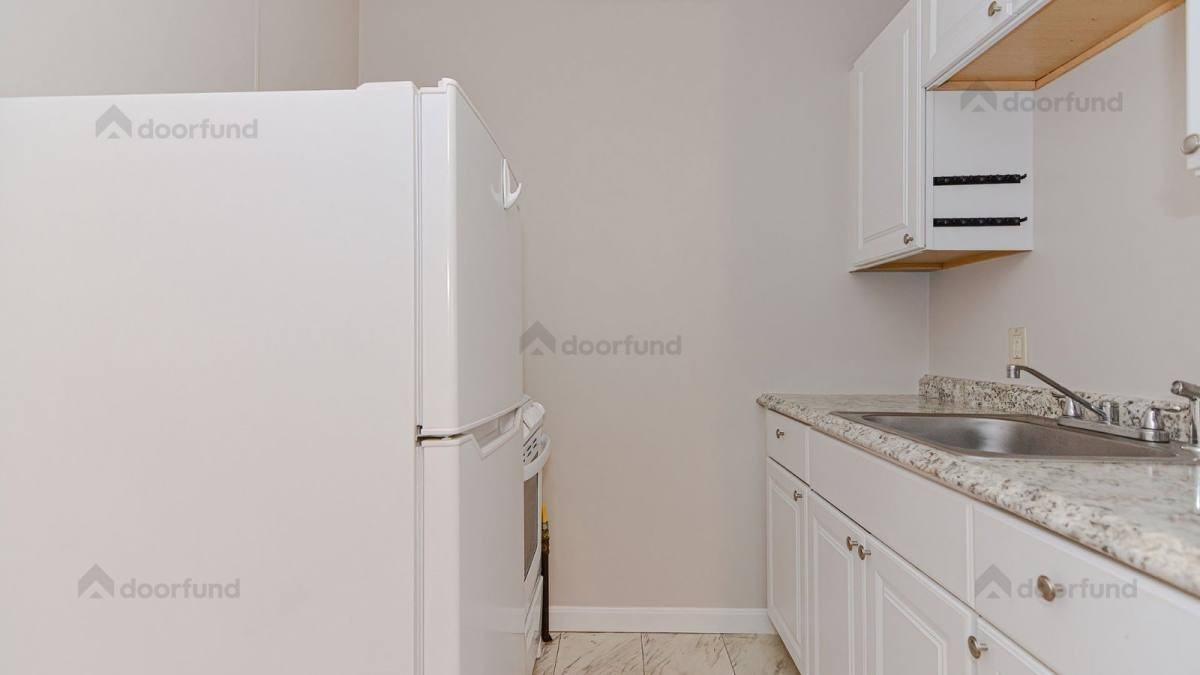 28 Prescott St #6 - Photo 3 of 10
