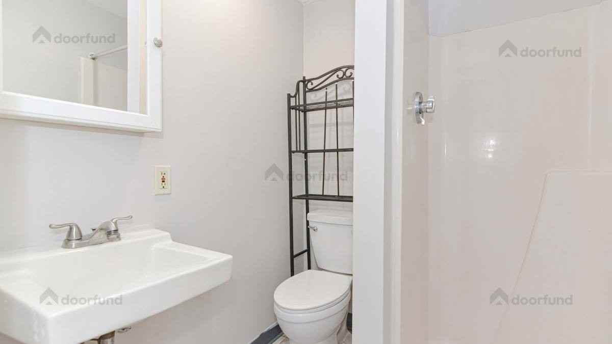 28 Prescott St #6 - Photo 7 of 10