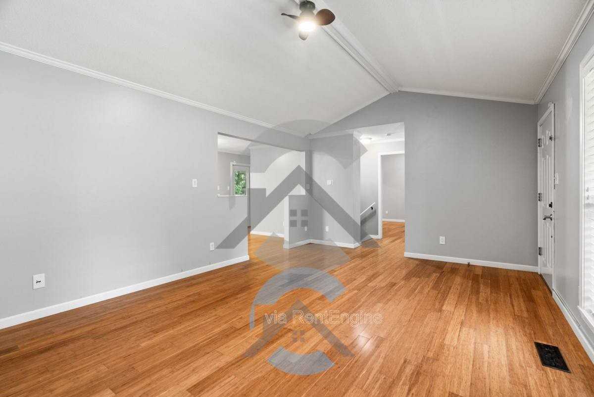 10 Sweet Gum Ct - Photo 2 of 10
