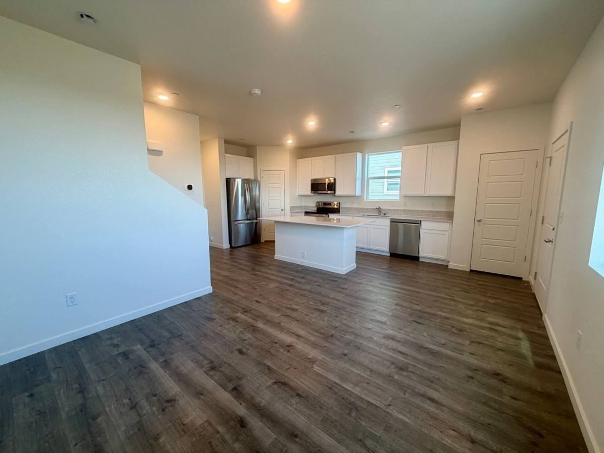 3852 Pinnacles Ct - Photo 5 of 10