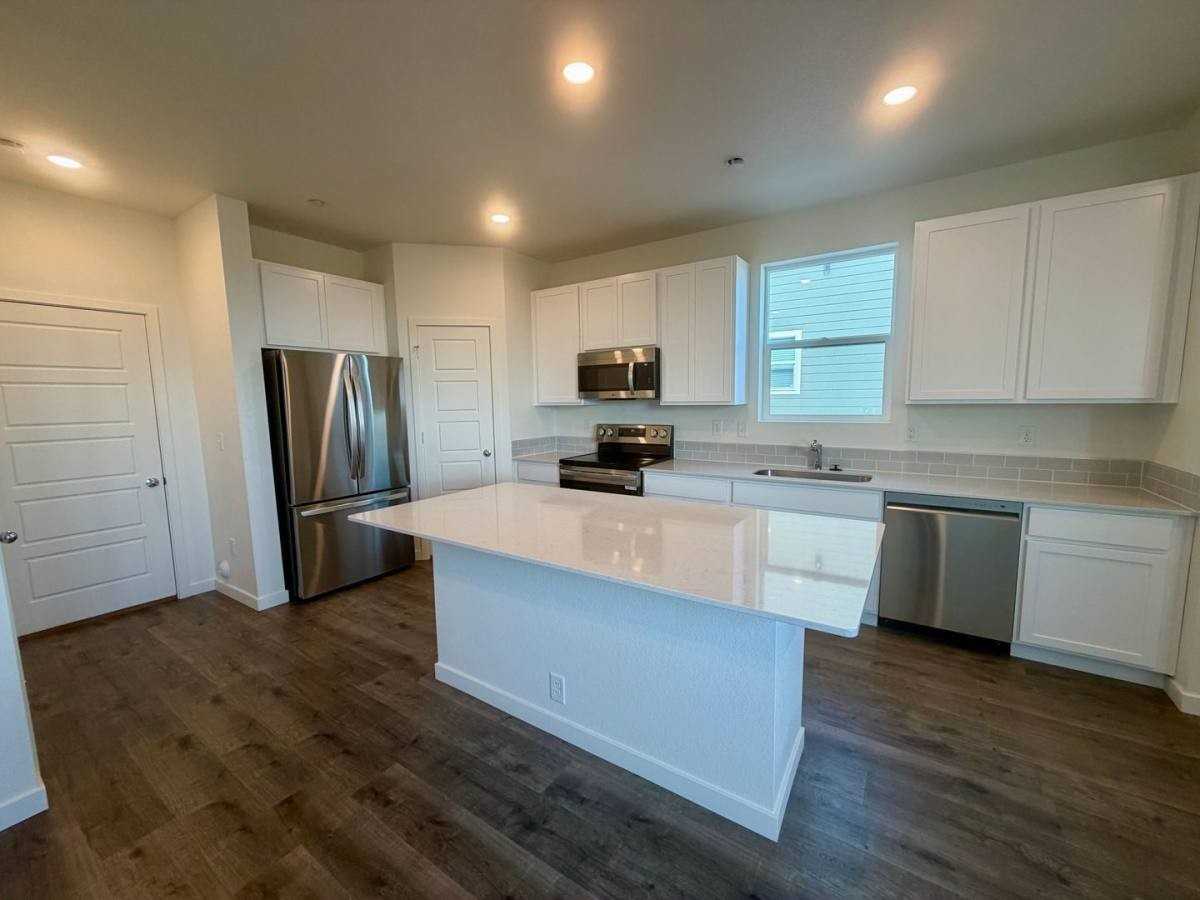 3852 Pinnacles Ct - Photo 6 of 10