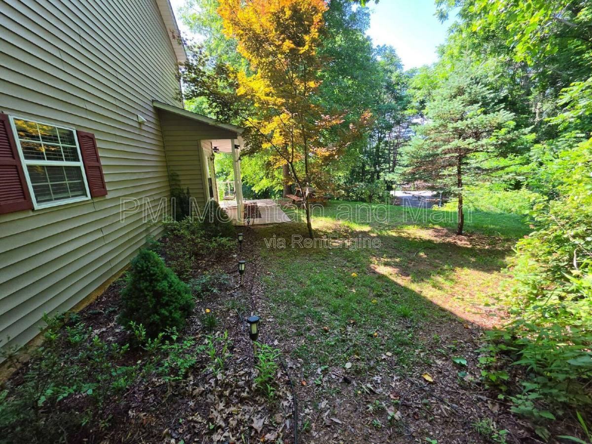 1 Rocking Porch Rd - Photo 3 of 10