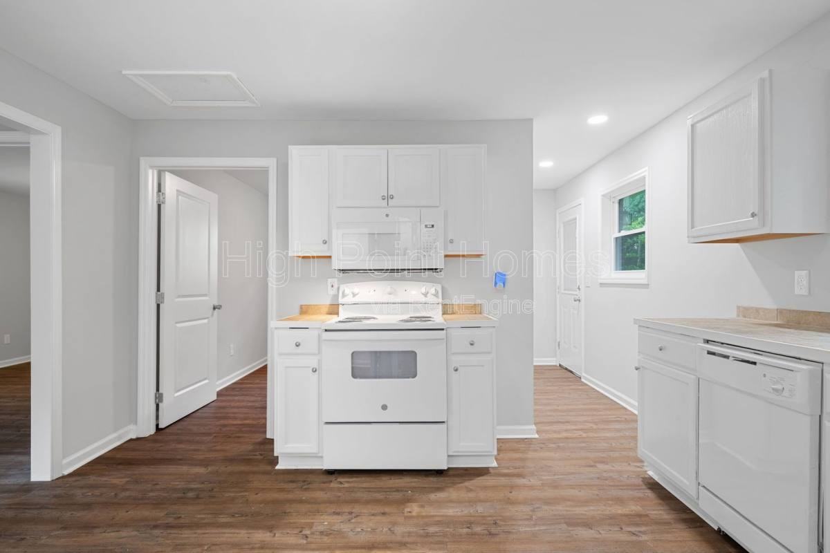 1317 Mayfield Ln #A - Photo 3 of 10