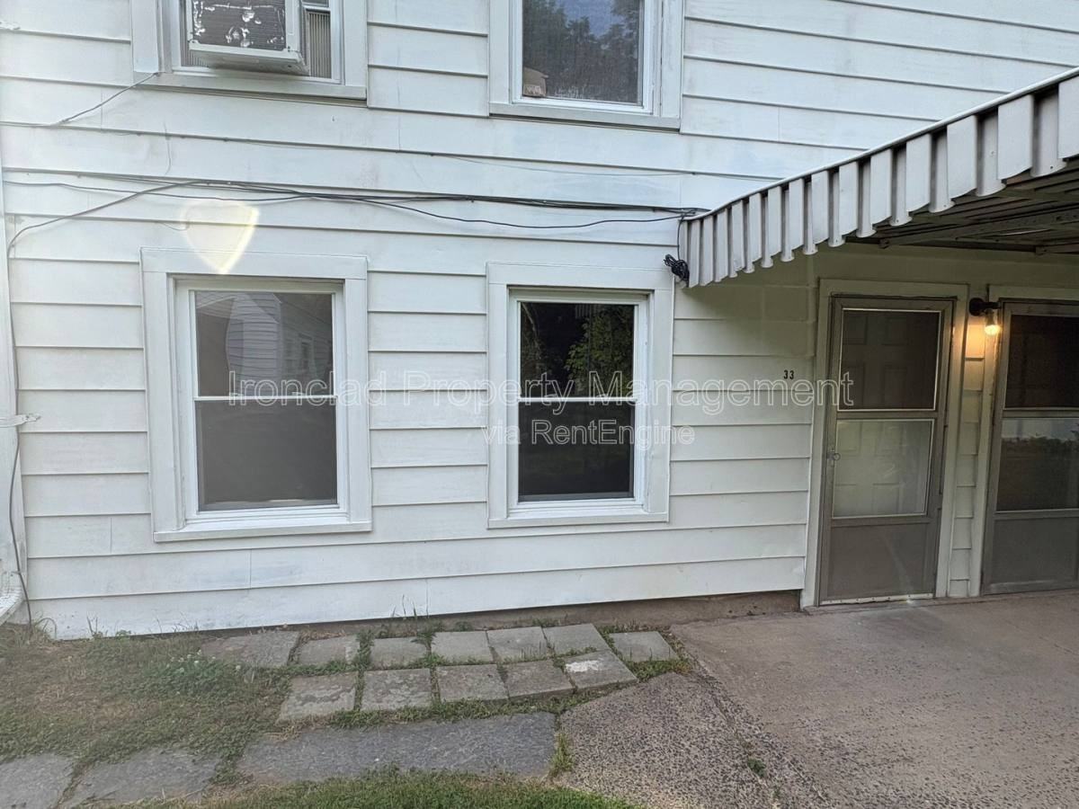 31 Warwick St #33 - Photo 3 of 10