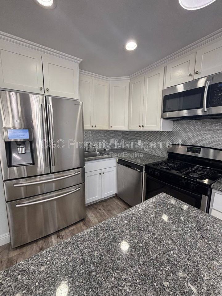 533 W 23rd St #9 - Photo 2 of 10