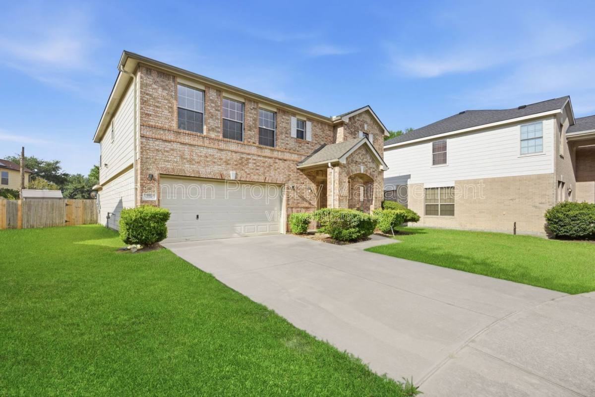 526 Remington Lodge Ct - Photo 2 of 10